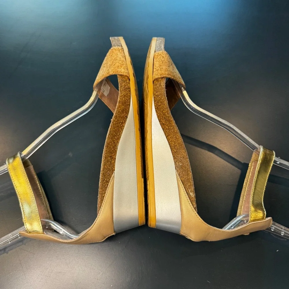 Naot Women 6-6.5 EU 37 Beige Gold Leather Cork Wedge Sandals Ankle Strap Israel